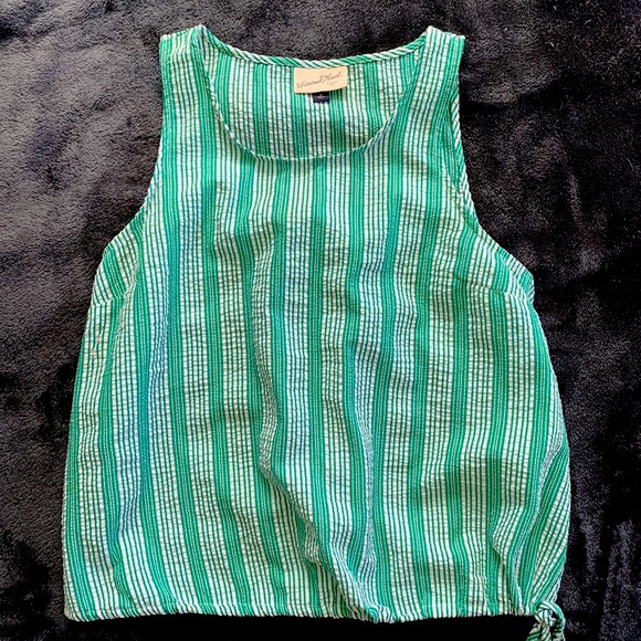 Universal Thread striped top with tie! - Picture 1 of 1